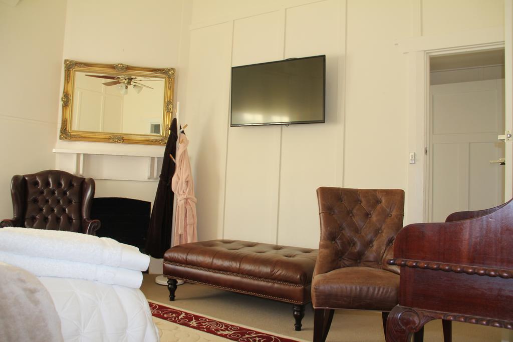 Mentor Chambers Apartment Bed & Breakfast West Wyalong Room photo